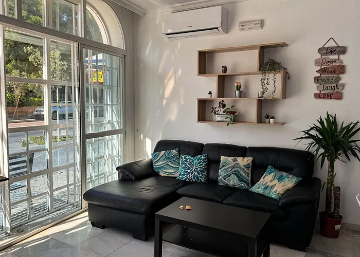 Sorolla Playa بيت شباب *