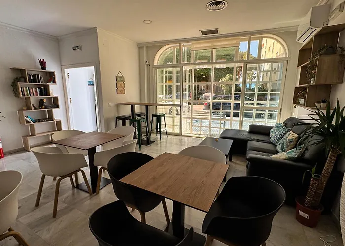 Sorolla Playa بيت شباب *